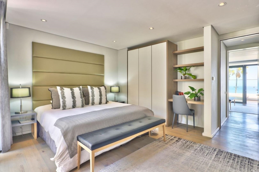 5 Bedroom Property for Sale in Fresnaye Western Cape